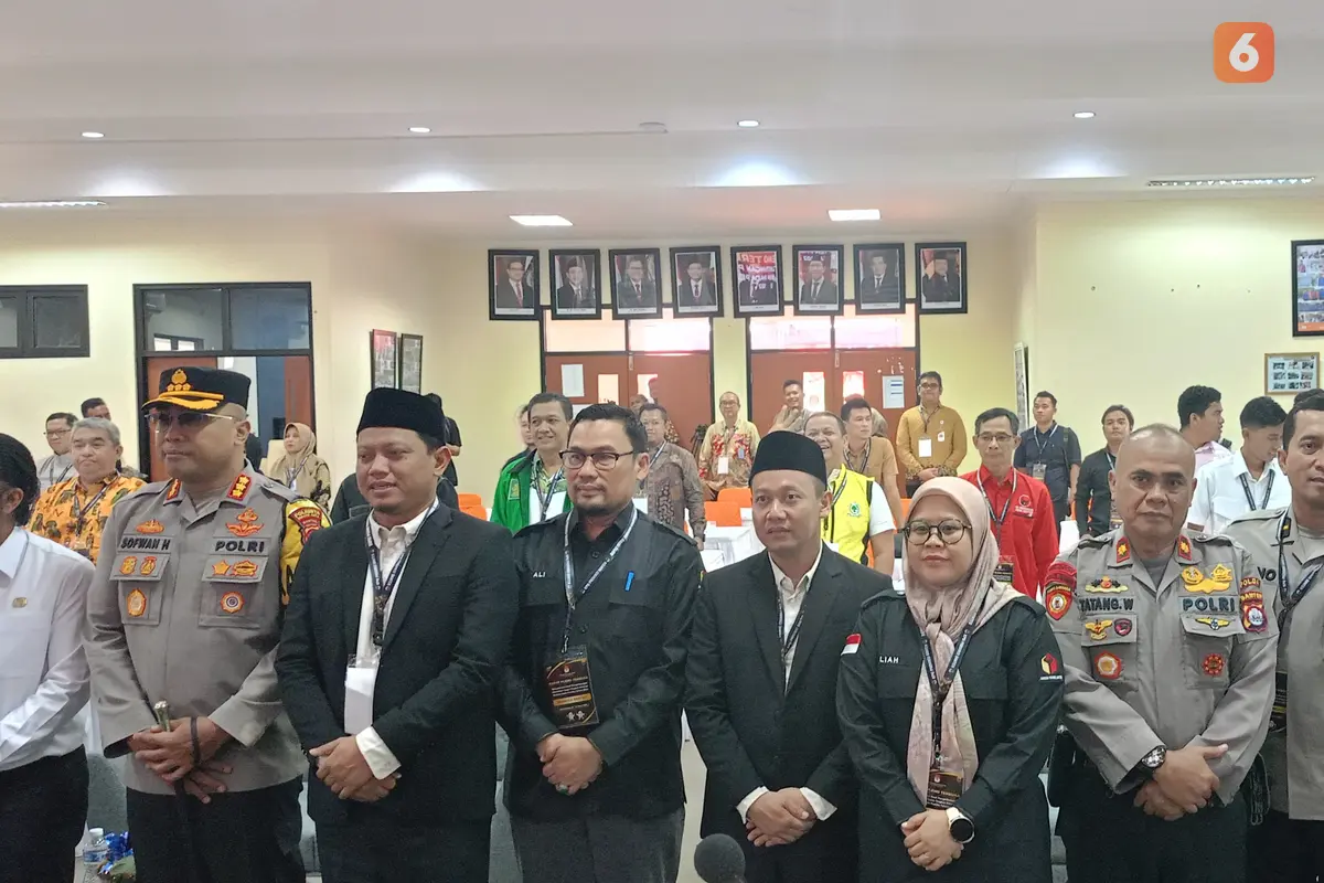 Pleno Rekapitulasi Suara Pemilu 2024 di KPU Banten.