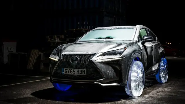 Lexus Buat Velg dan Ban Unik dari Es Batu