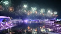 Pesta kembang api di Jeddah Corniche Circuit selepas GP Arab Saudi pada F1 2025(AFP/Giuseppe Cacace)