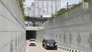 Sejumlah kendaraan melintasi underpass Matraman di Jakarta, Senin (10/4). Underpass Matraman merupakan underpass pertama yang bercabang di Jakarta. (Liputan6.com/Immanuel Antonius)
