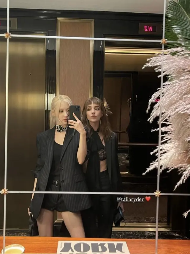 Hadir di After Party Met Gala, berikut harga keseluruan outfit Rose BLACKPINK/dok. Instagram (@roses_are_rosie)