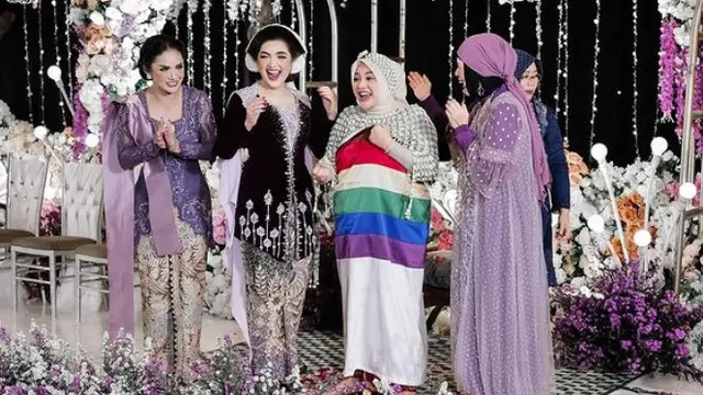 Acara Mitoni Aurel Hermansyah (Instagram/aurelie.hermansyah)