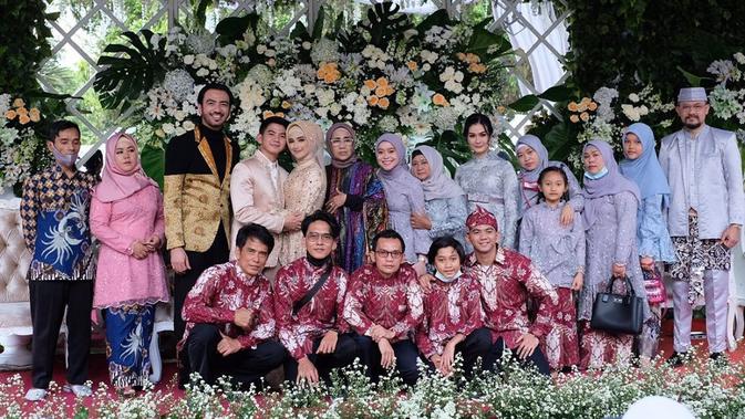 6 Potret Lesty Kejora Saat Hadiri Pernikahan Rizki D Academy Banjir Pujian Hot Liputan6 Com