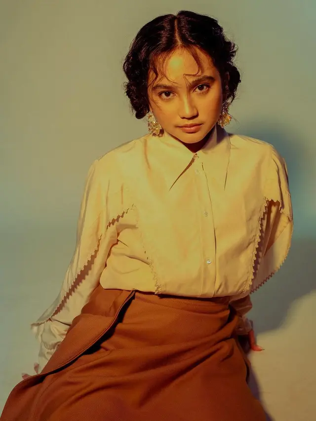 5 Gaya Rachel Amanda dalam Pemotretan Bertema Vintage, Menawan