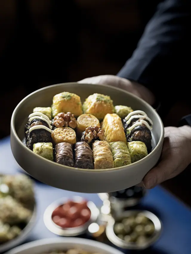 5 Destinasi Kuliner untuk Buka Puasa di Hotel Berbintang dengan Pilihan Menu Nusantara hingga Timur Tengah