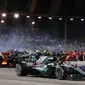 Pembalap Mercedes, Lewis Hamilton, memenangi balapan F1 GP Singapura, Minggu (16/9/2018). (Twitter/F1)