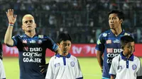 Cristian Gonzales dan Syaiful Indra absen dalam tur Arema ke Serui. (Bola.com/Iwan Setiawan)