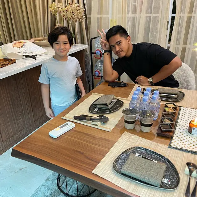 Makan Malam Bareng, Ini 6 Potret Kaesang Ajak Nadya Arifta ke Rumah Raffi Ahmad
