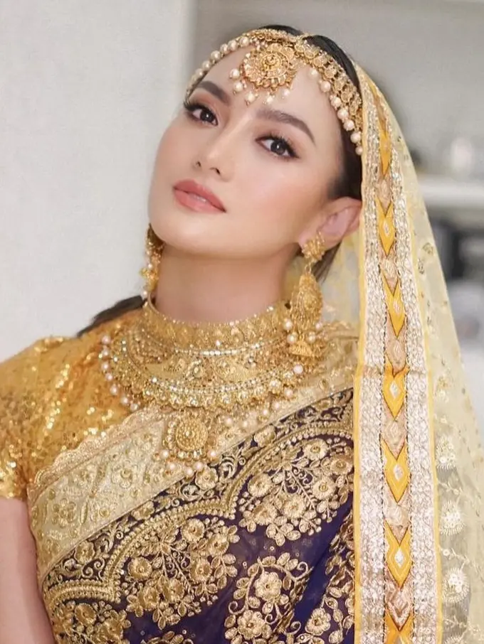 [Fimela] Artis hadir di Henna Night Aurel Hermansyah