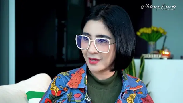 Uut Permatasari Ceritakan Awal Mula Perkenalan dengan Sang Suami. (YouTube/Melaney Ricardo)