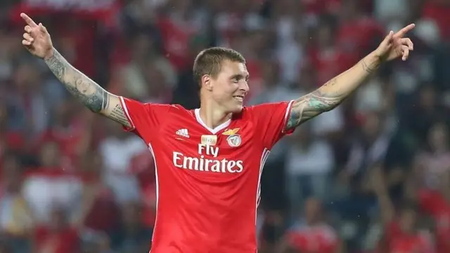 Victor Lindelof Memutuskan Hengkang dari Manchester United