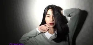 Kesuksesan Adinda Thomas saat ini berawal dari sebuah perjuangan yang sangat keras. Ditengah kondisi keuangan keluarga yang sedang terpuruk, Adinda Thomas tetap berusaha meskipun ditolak casting berkali-kali.