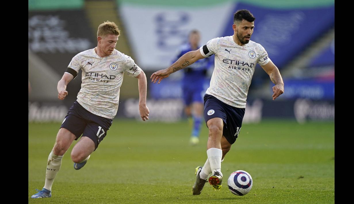 Sergio Aguero dan Kevin de Bruyne sama-sama mendapatkan kesempatan emas pada babak pertama, namun belum ada yang membuahkan hasil bagi The Citizen. (Foto: AFP/Pool/Tim Keeton)