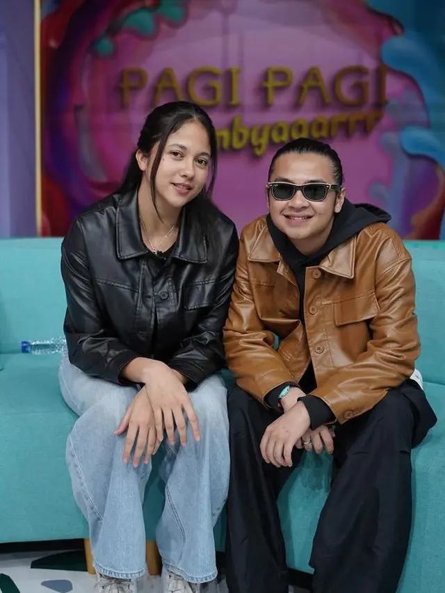 Pasangan Bastian Steel dan Sitha Marino yang Baru saja Lamaran. [@sithamarino]