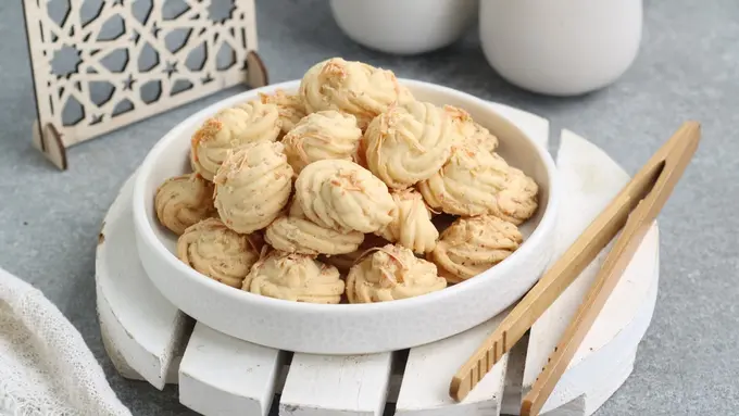 kue kering semprit sagu keju