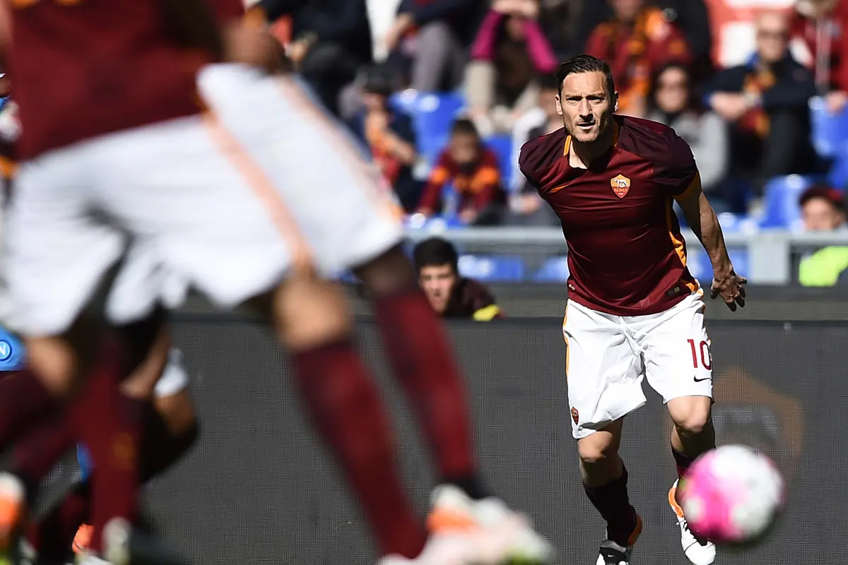 Totti Kembali Jadi Inspirator Kemenangan Roma atas Napoli