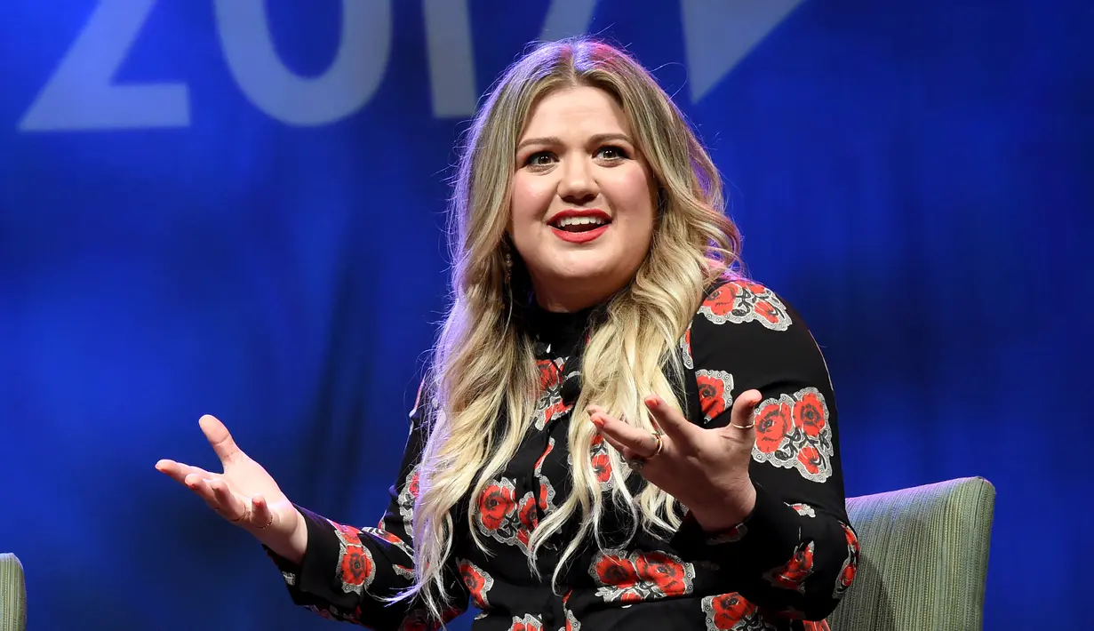 Apatemen Kelly Clarkson   kebakaran saat pindah ke Los   Angeles. Hal itu membuatnya   harus tinggal di mobil dan   penampungannya. (RICK DIAMOND /   GETTY IMAGES NORTH AMERICA /   AFP)