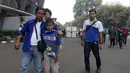 Bobotoh Persib Bandung saat berada di komplek Stadion Utama Gelora Bung Karno, Jakarta, Minggu (18/10/2015). (Bola.com/Vitalis Yogi Trisna)