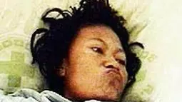 Seorang Ibu (Jiwo alias Sumanti) di kawasan Cimanggis, Depok, membakar dan memakan   anak kandungnya sendiri, seorang bayi yang baru saja dilahirkannya. Kejadian yang   menggemparkan warga sekitar terjadi pada Rabu (22/11/2006) (Istimewa)