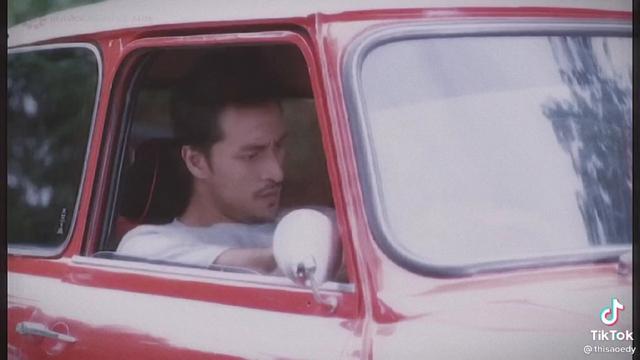 Potret lawas Bront Palarae viral di media sosial (Foto diambil dari tangkapan layar TikTok @thisaoedy)