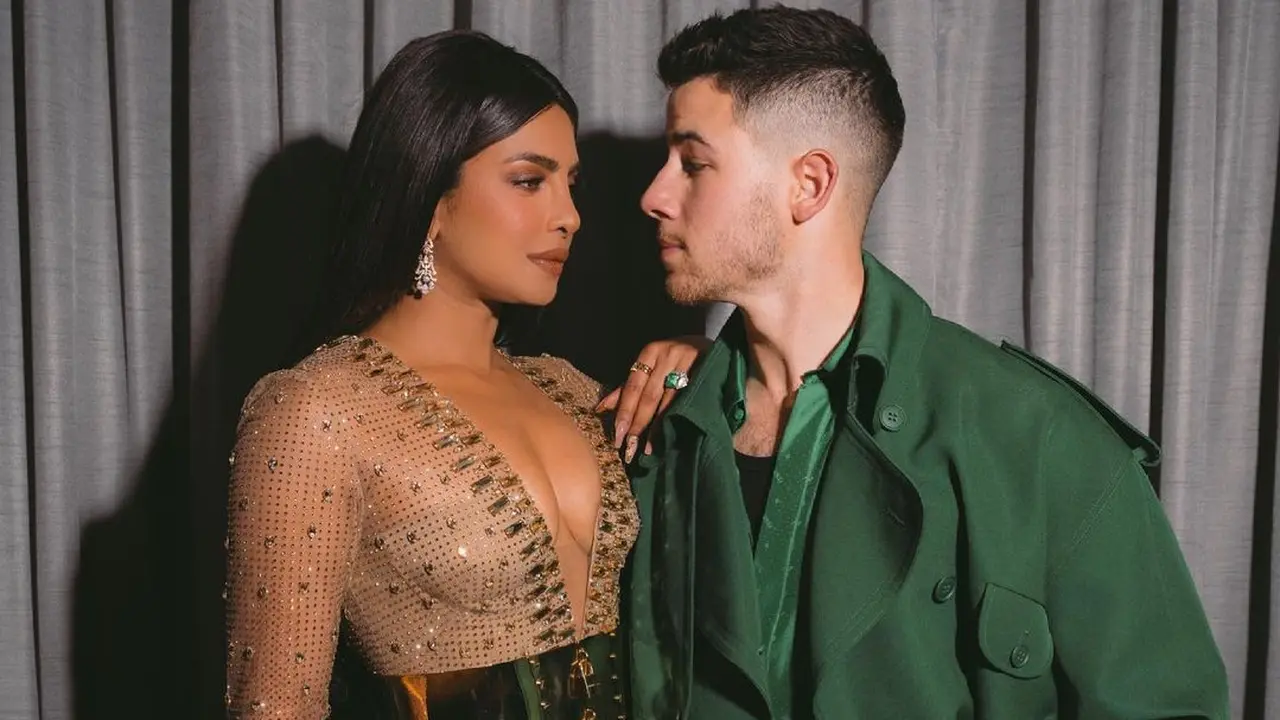 Penampilan Priyanka Chopra dan Nick Jonas di Billboard Music Awards 2021