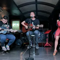 Sebagai band indie, Barasuara makin dikenal oleh pecinta musik Tanah Air. Band yang dibentuk sejak 2012 silam itu baru mengeluarkan satu buah album. (Adrian Putra/Bintang.com)