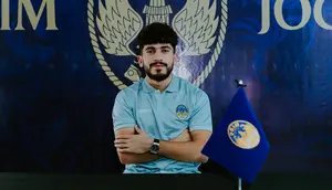 Bek asal Tajikistan,&nbsp;Rakhmatsho Rakhmatzoda, menjadi satu di antara pemain asing anyar yang didatangkan PSIM Yogyakarta untuk menghadapi Liga 1 musim depan. (dok. PSIM Yogyakarta)