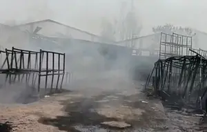Gara-Gara Orang Bakar Sampah, Gudang Pipa di Tangerang Kebakaran