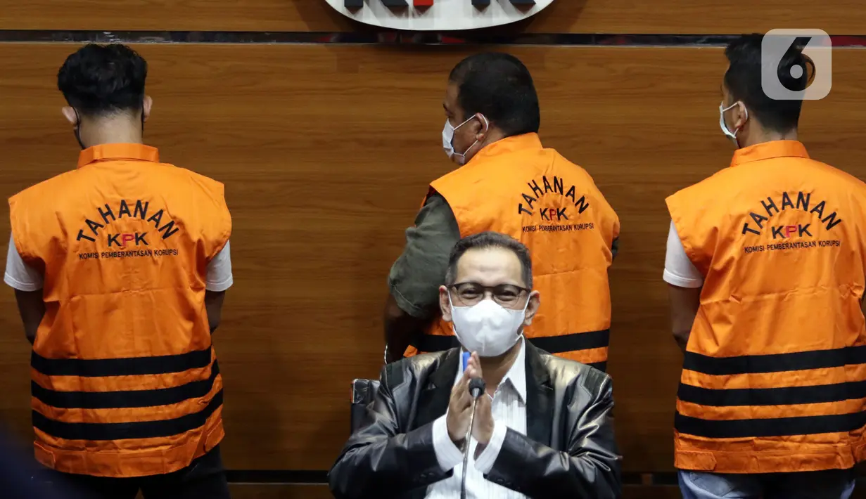 Wakil Ketua KPK, Nurul Ghufron usai membacakan rilis penahanan Bupati Langkat Sumatera Utara, Terbit Rencana Perangin Angin di Gedung KPK, Jakarta, Kamis (20/1/2022). Terbit diduga meminta fee untuk pekerjaan di Dinas PUPR dan Pendidikan Kab Langkat 2020 - 2022. (Liputan6.com/Helmi Fithriansyah)