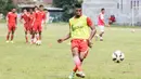 Striker asal Brasil, Patrick Da Silva, mengikuti seleksi Persija Jakarta di Lapangan Villa 2000, Tangerang Selatan, Rabu (30/3/2016). (Bola.com/Vitalis Yogi Trisna)
