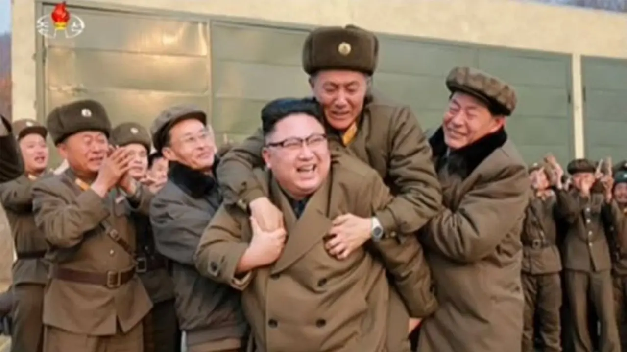 Misteri Pria yang Digendong Kim Jong-un, Perancang Perang Nuklir?