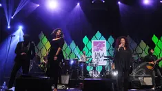 Puncak acara Java Jazz Festival  2015 menampilkan kolaborasi Chaka Khan dengan Incognito di JiExpo Kemayoran, Jakarta, Sabtu (7/3/2015). (Liputan6.com/Faizal Fanani)