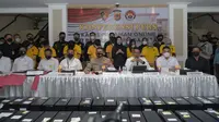 Polda Jawa Barat menggelar konferensi pers terkait kasus pinjol ilegal di Mapolda Jabar, Kamis (21/10/2021). (Foto: Istimewa)