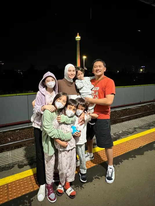 <p>[Instagram/zaskiadyamecca]</p>