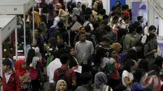 Ribuan calon pencari kerja hadiri Spectacular Job Fair, Jakarta, Selasa (6/1/2015). (Liputan6.com/Faizal Fanani)