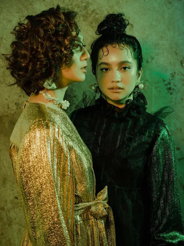 6 Pemotretan Rachel Amanda dan Sheila Dara Berkonsep Vintage, Memukau