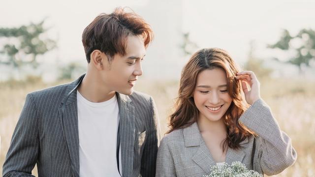 couple kencan bahagia