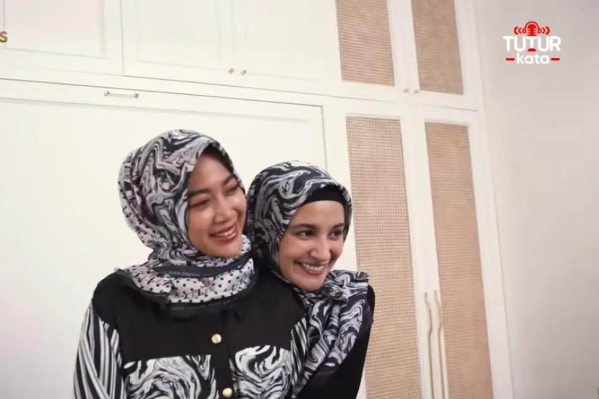 Widi Vierra dan Shireen Sungkar. (Foto: YouTube The Sungkars)
