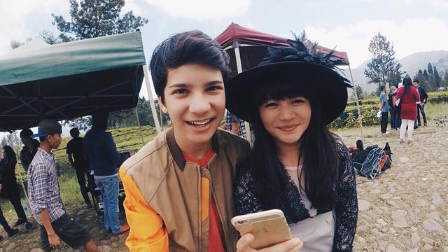 Sering Dikira Pacaran, Ini 6 Potret Persahabatan Amel Carla dan Endy Arfian