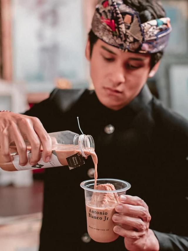 Antonio Blanco Jr Lania Fira / Biodata Artis Antonio Blanco Junior