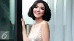 Tak hanya pamer momen liburannya ke Italia bersama keluarga. Gisella Anastasia juga memperlihatkan bagian punggungnya yang berotot dan seksi.