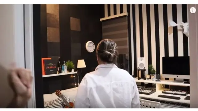 7 Penampakan Isi Rumah Syahnaz Sadiqah, Ada Studio Musiknya