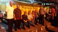 Jelang Jokowi Mantu, Para Menteri Makan Mi Jawa Pinggir Jalan
