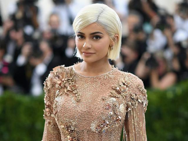 Kylie Jenner Makan Mi Instan Warganet Beri Saran Memasak News Entertainment Fimela Com