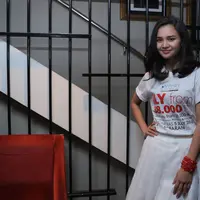 "Perjuangan banget, apa lagi kalau cerita sebelumnya aku sempat snorkling sendiri. Sempet dikejar ular laut dan nelen air laut. Untuk scene underwater traumatik, sih," ujar Michelle Ziudith. (Andy Masela/Bintang.com)