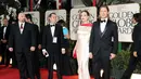 Angelina Jolie, pada September 2016 lalu mengajukan gugatan cerainya kepada Brad Pitt. Setelah itu, ia langsung membawa keenam buah hatinya pindah ke kawasan Malibu dan melarangnya bertemu sang ayah. (AFP/Bintang.com)