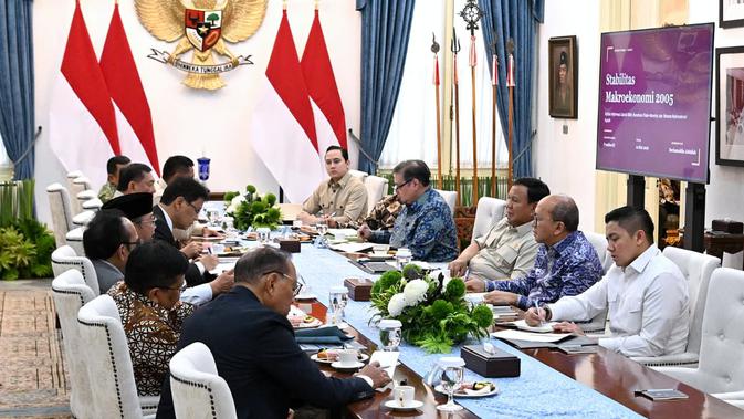 Isi Pertemuan Prabowo dan Eks Gubernur BI-Ekonom di Istana
