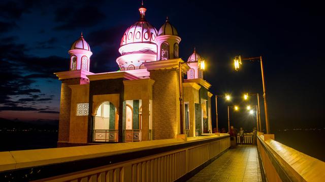 [Bintang] Sudah Terlalu Capai Kerja? Jalan Yuk ke Palu Sulawesi Tengah