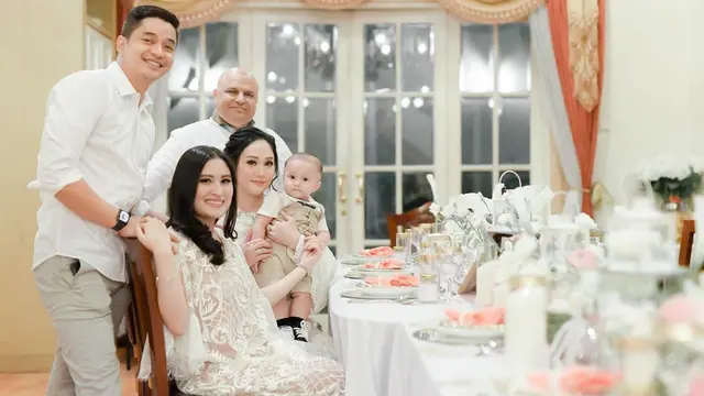 7 Potret Pesta Ulang Tahun Angbeen Rishi ke-23, Mewah dan Bernuansa Putih
