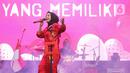 Grup band Kotak tampil pada acara doa bersama dan konser amal Salam Satu Jiwa di Bekasi, Jawa Barat, Minggu (8/1/2023). Konser ini merupakan bentuk dukungan dan solidaritas terhadap korban tragedi Kanjuruhan Malang. (Liputan6.com/Herman Zakharia)